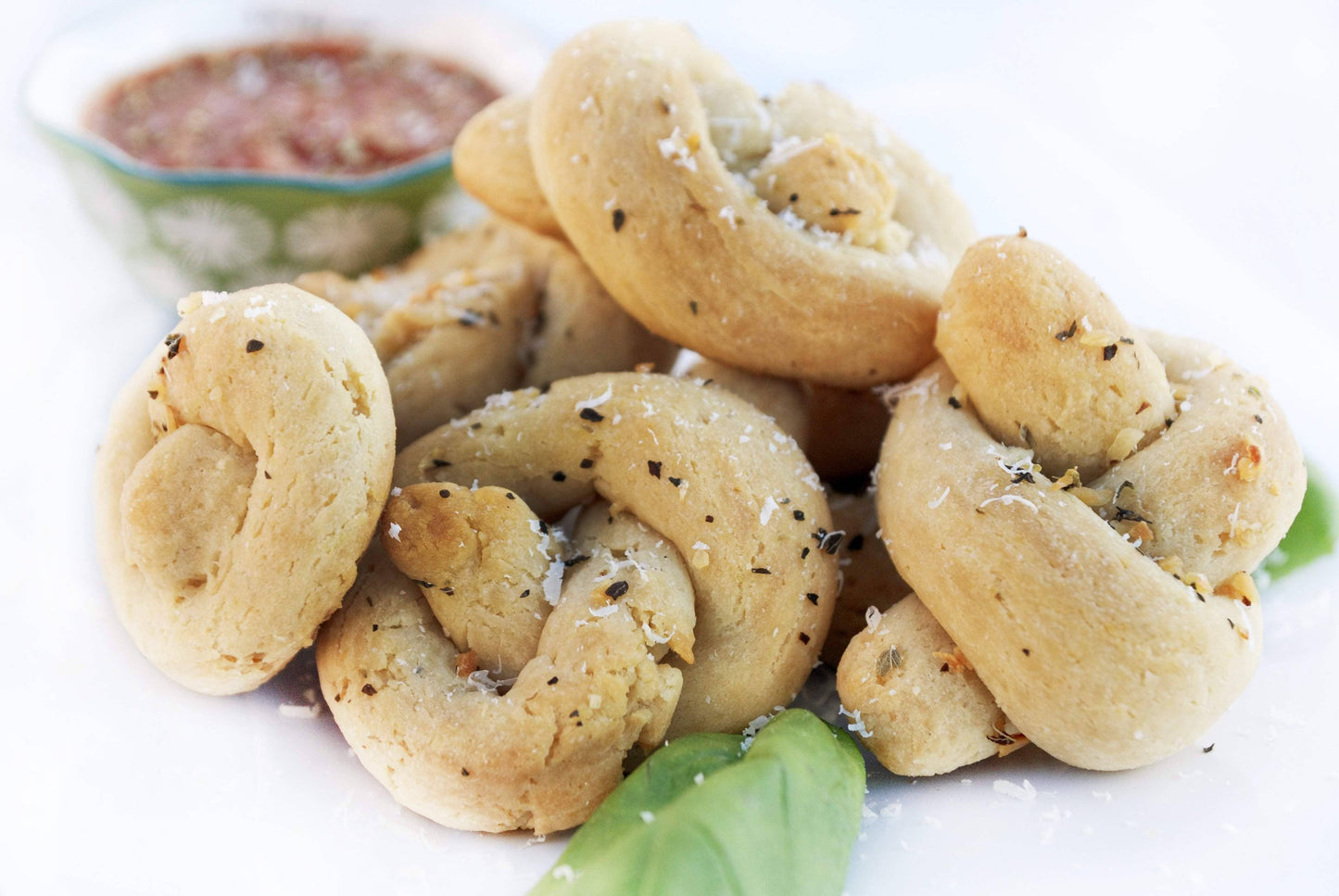 Gluten-Free Garlic Knots Mix with Garlic Butter Sauce
