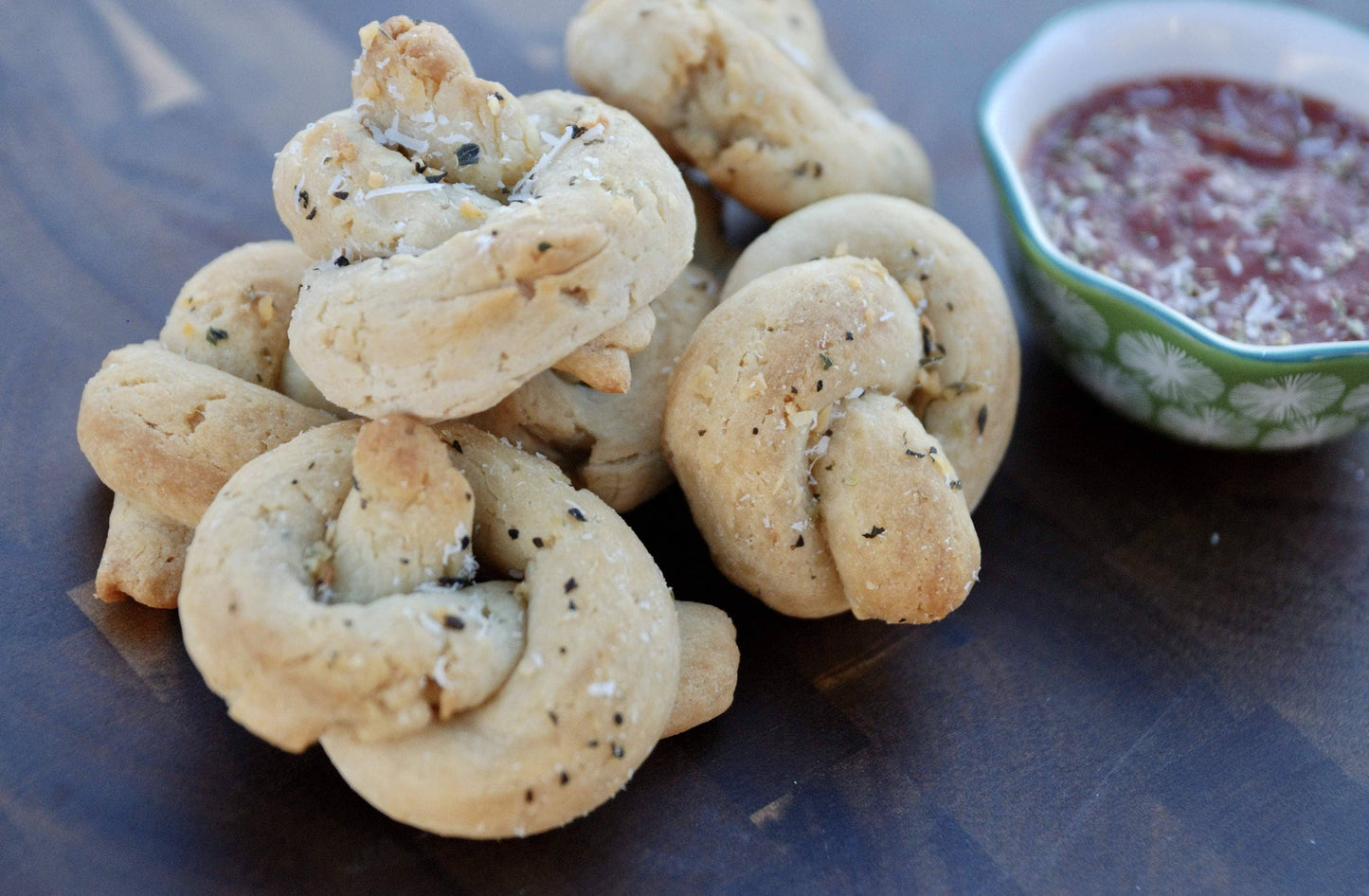Gluten-Free Garlic Knots Mix with Garlic Butter Sauce
