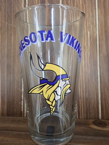 Minnesota Vikings Football Pint Glass